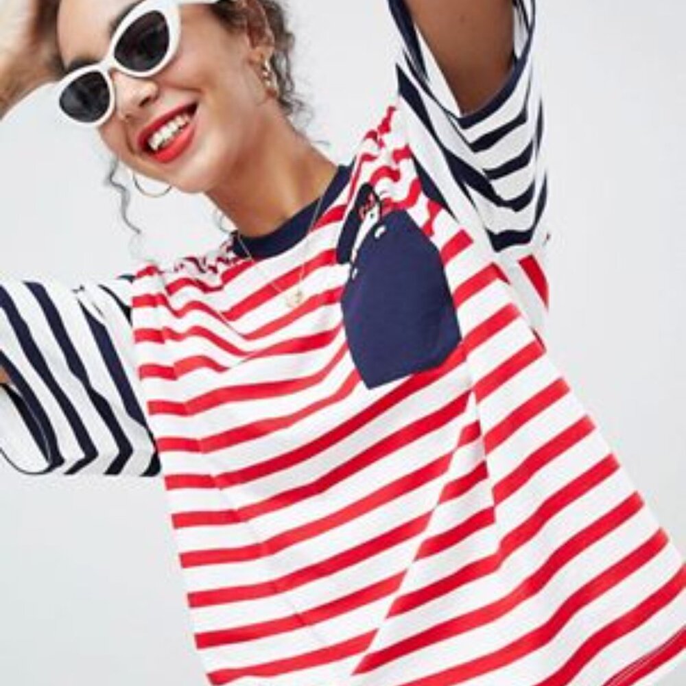 ASOS SANRIO hello kitty striped shirt.
Hello Kitty in pocket!